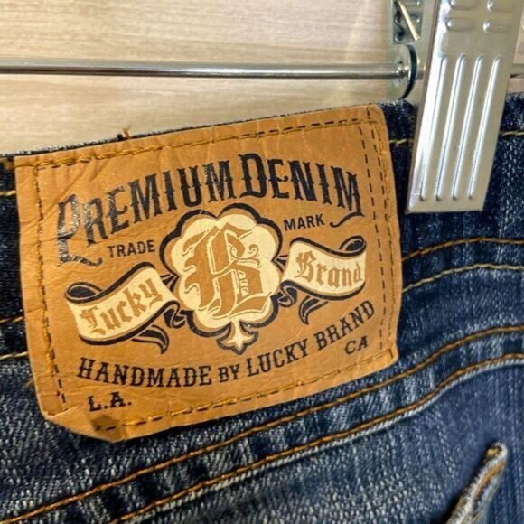 Lucky Brand by Gene Montesano Women's Classic Relaxed Fit Monroe Straight - Picture 8 of 8